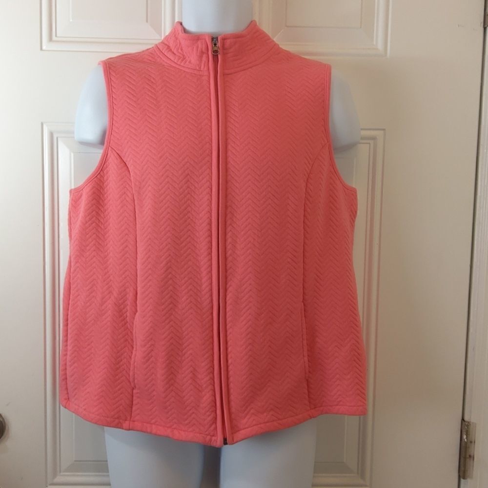(3/$20) Kim Rogers chevron embossed zip front vest